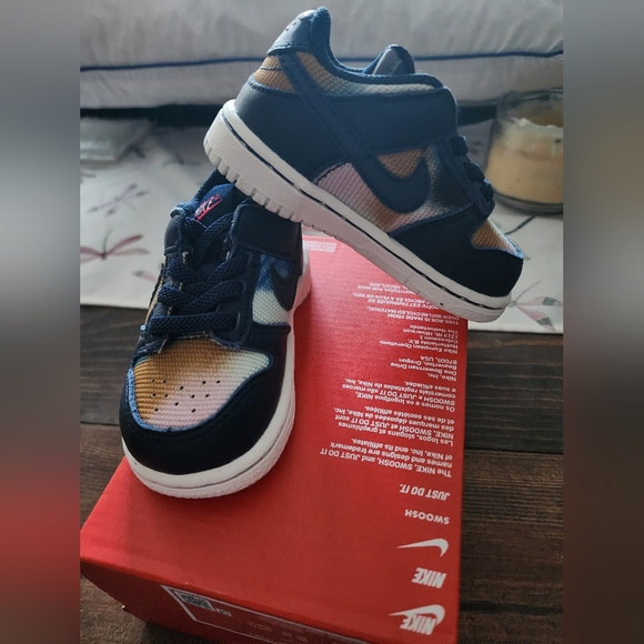 Nike Dunk Low SE - Picture 7 of 11